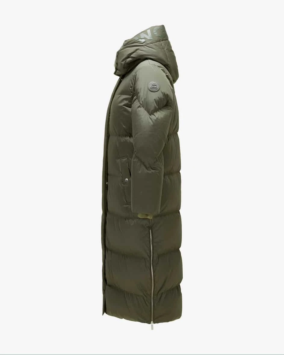 Aurora Long Daunenmantel Oliv 5 Aurora Long Daunenmantel Oliv – Bild 3